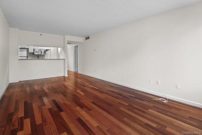 Building Photo - 4 Martine Ave