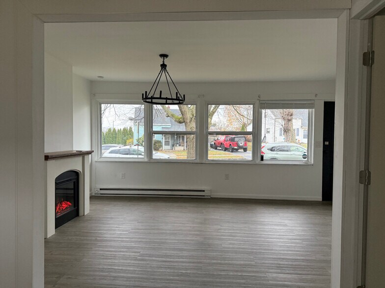 Building Photo - 801 Las Vegas Dr