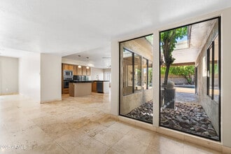 Building Photo - 8624 N Timberlane Dr