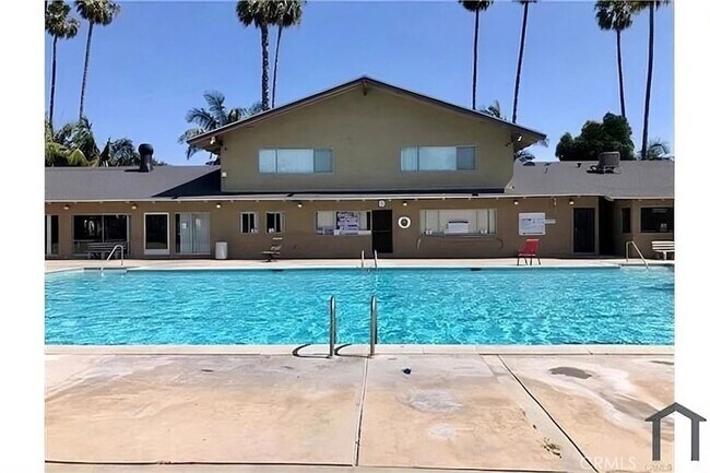 Building Photo - 12916 Bloomfield Ave