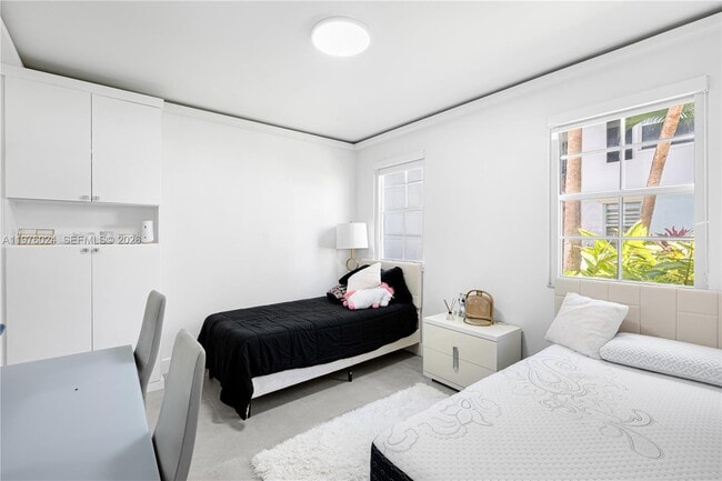 Building Photo - 3255 NE 184th St