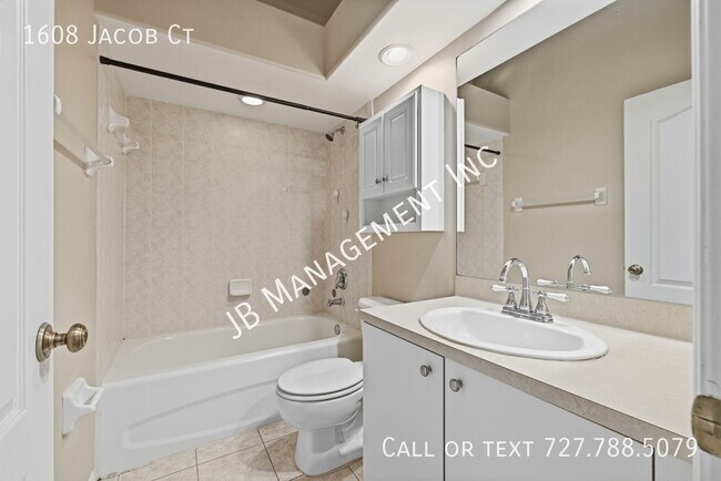Building Photo - 1608 Jacob Ct
