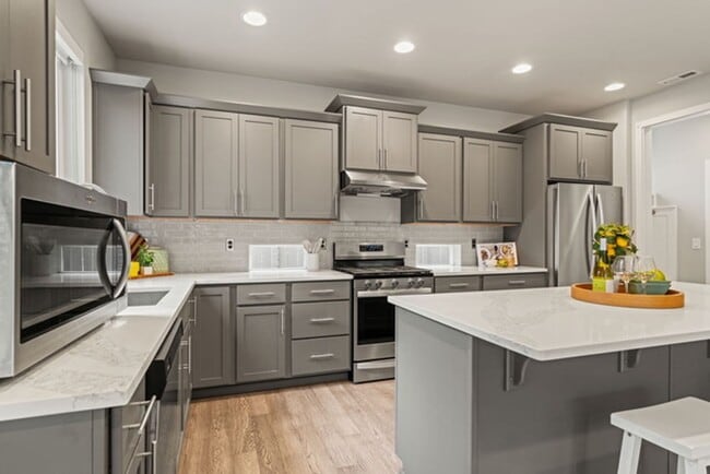 Building Photo - Listed For Rent