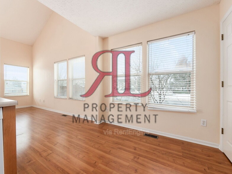 Building Photo - 5567 Hillbrook Dr