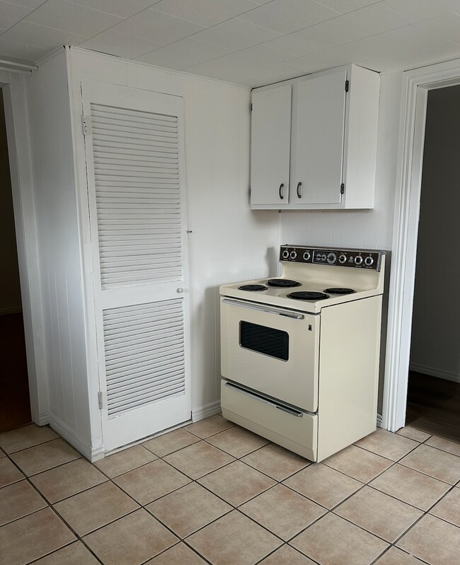 Building Photo - 239 S 200 W