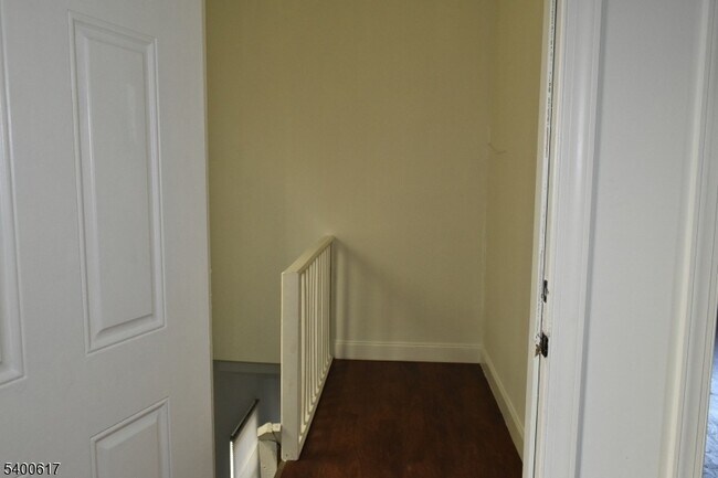 Building Photo - 129 Central Pl