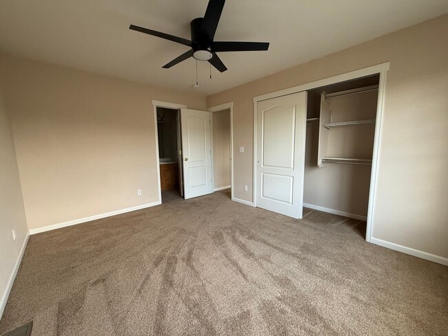 Building Photo - 2 bedroom, 2 1/2 bath condo in the NORTHEAST side of Colorado Springs
