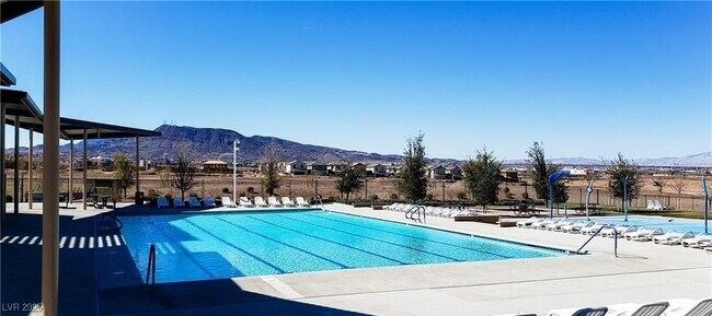 Building Photo - 420 Desert Cadence St