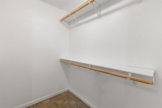 Building Photo - 6005 Sun Vista Dr