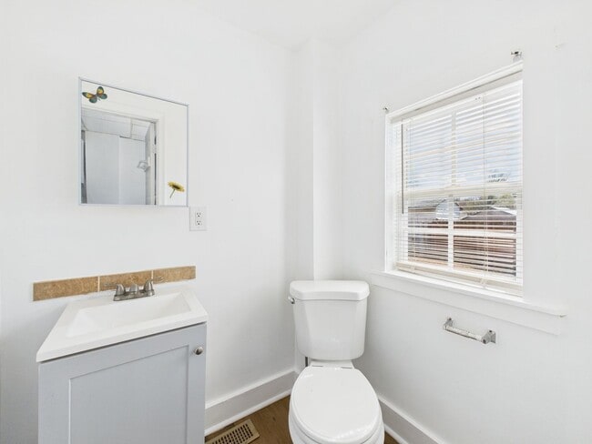 Building Photo - 1454 Ferndale Ave