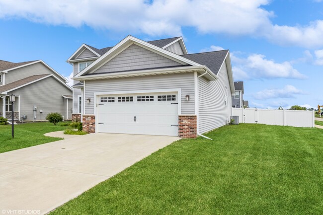 Building Photo - 3802 Slate Dr