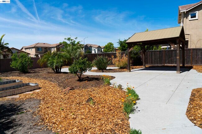 Building Photo - 607 Guild Rd