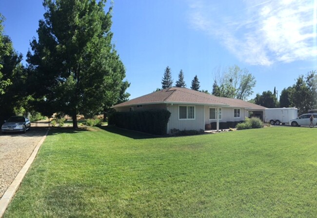 Building Photo - Very nice home in the Antelope School Dist...