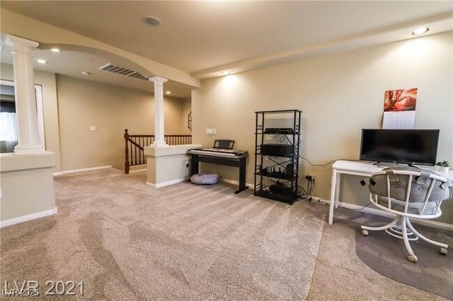 Building Photo - 8450 W Sapphire St