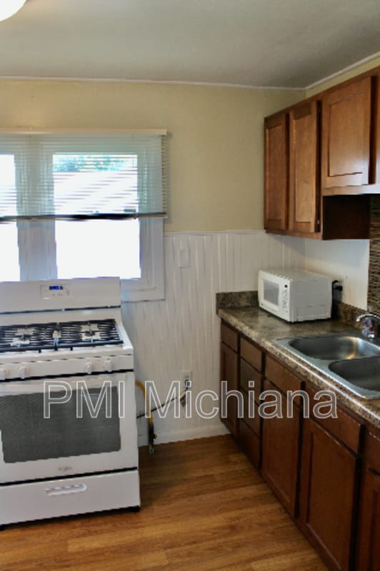 Building Photo - 1622 Wilber St