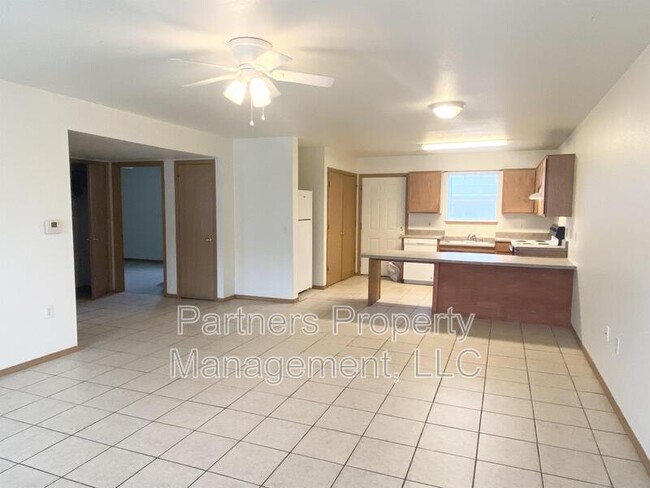 Building Photo - 860 S Curtis Ave