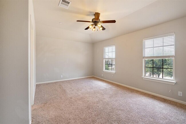 Building Photo - 3101 Davis Ln