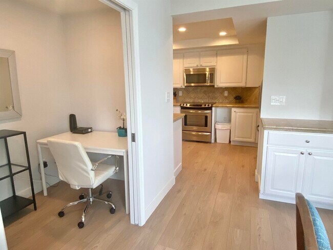 Building Photo - 16 Montego Ct