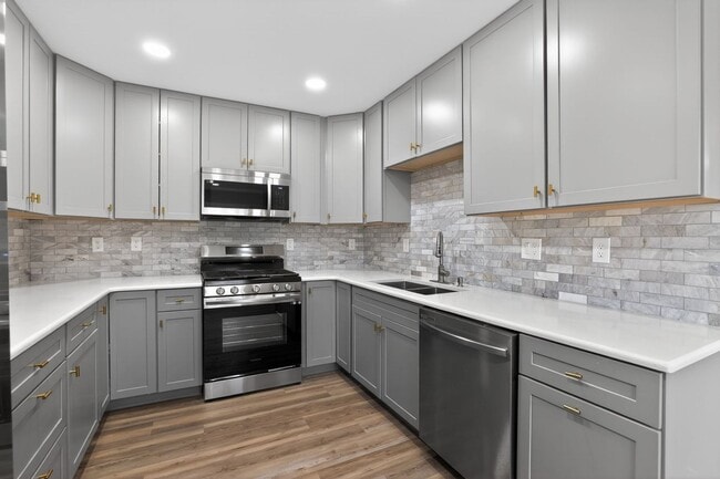 Building Photo - 227 Crestone Ave