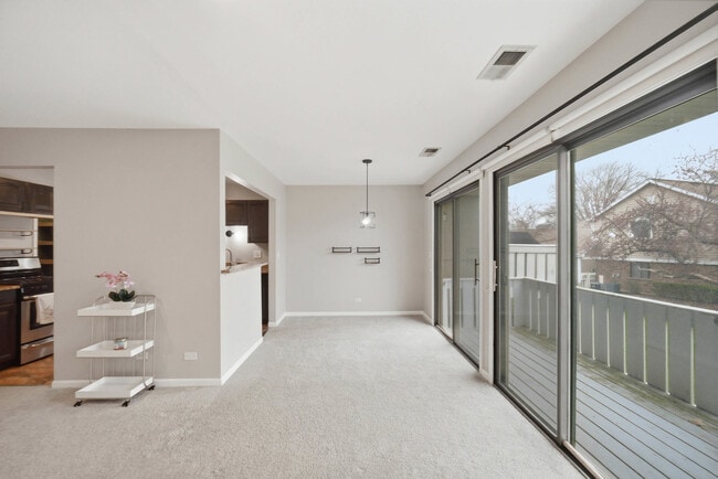 Building Photo - 1502-1507 7 Pines Rd