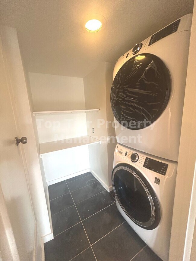 Building Photo - ***NEWLY RENOVATED 2 bed, 2 bath Townhouse in Carlsbad / La Costa - Available 06/01***