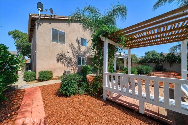 Building Photo - 6377 Peach Ave