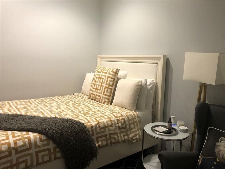 Building Photo - 238 Walker St SW