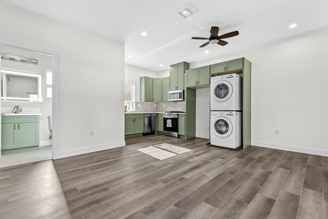 Building Photo - 6519 Coldwater Canyon Ave