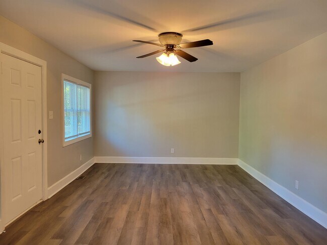 Building Photo - 1372 Creech Dr