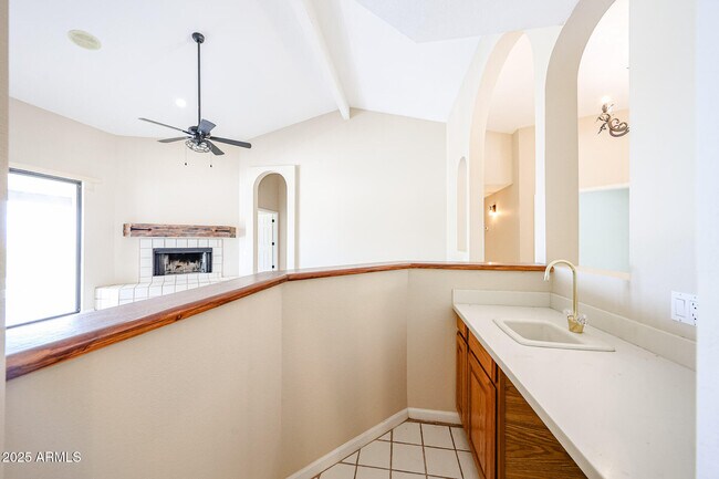 Building Photo - 15704 Cholla Dr