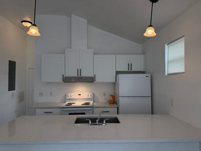 Building Photo - Arlington