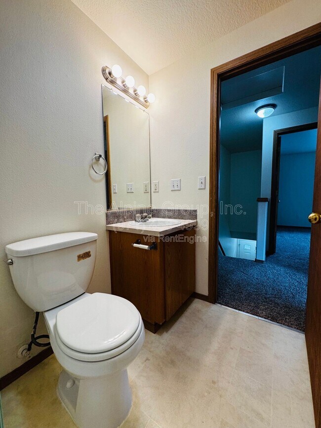 Building Photo - 8314 SE Yamhill St