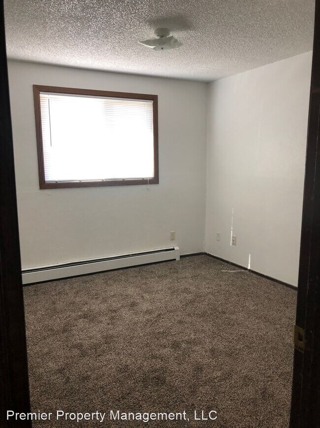 Building Photo - 131 E Bismarck Expy