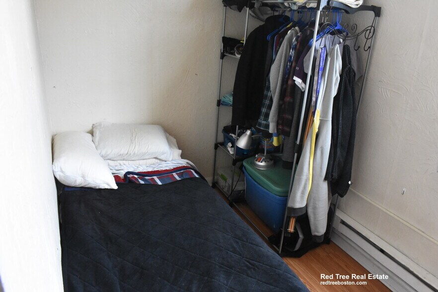 Building Photo - 114 Everett St