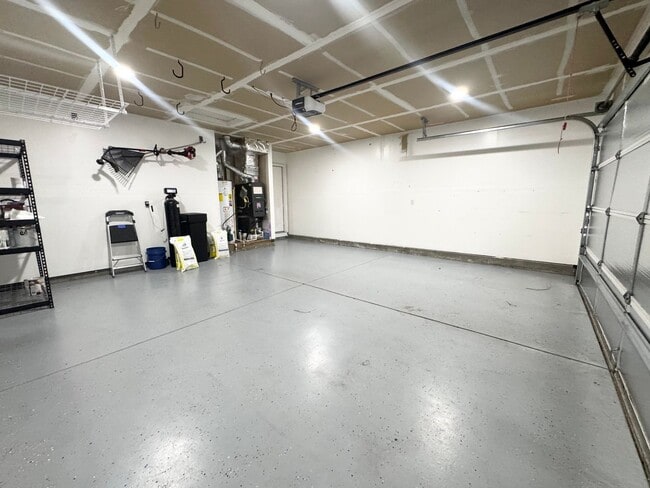 Building Photo - Modern and Updated 3bd/2b Home for Rent in...