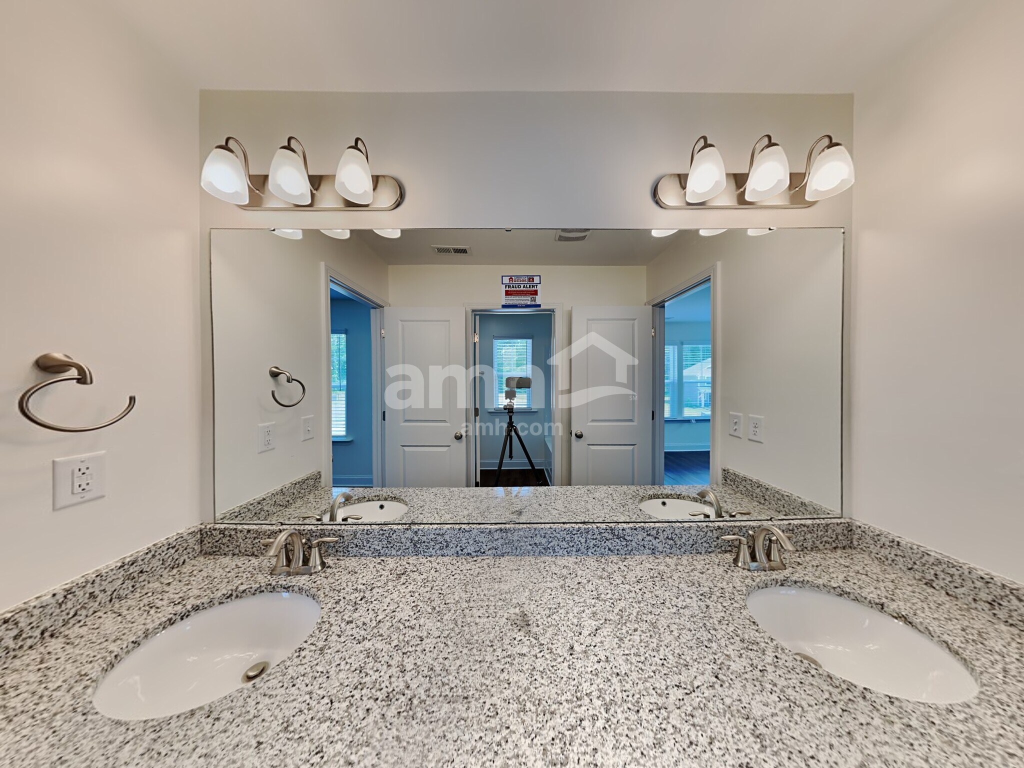 Building Photo - 318 Golucke Way