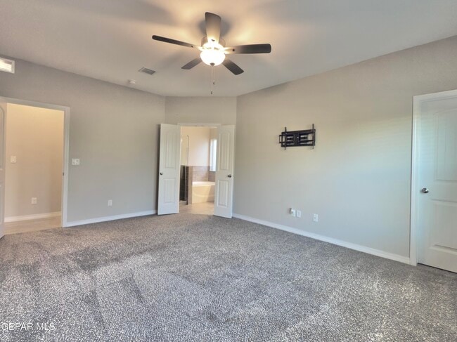 Building Photo - 13877 Paseo Perlas Dr