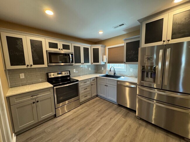 Building Photo - Holly Ridge