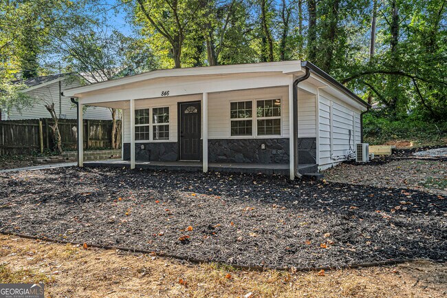 Building Photo - 846 Mell Ct S E