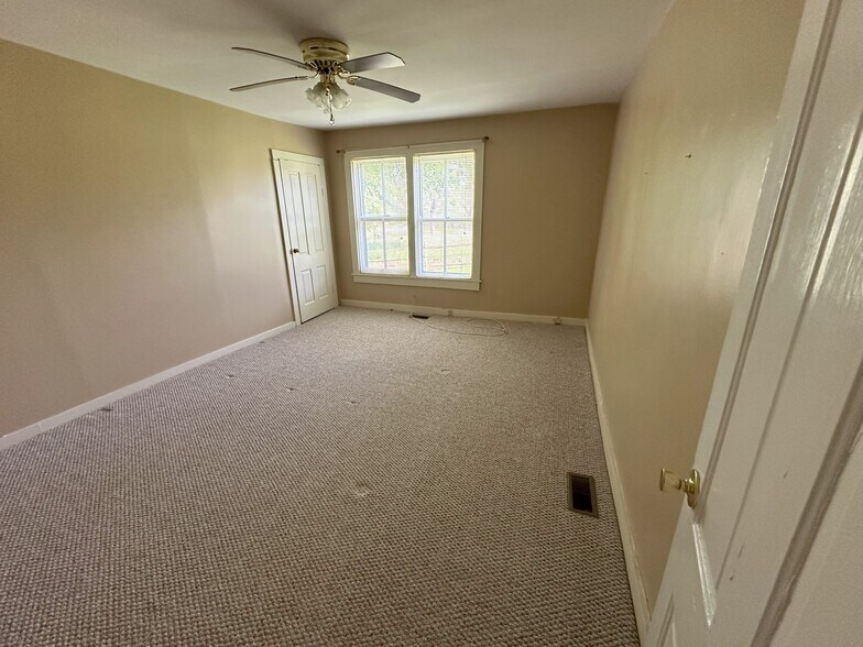Benroom 2 - 11414 Goose Creek Rd