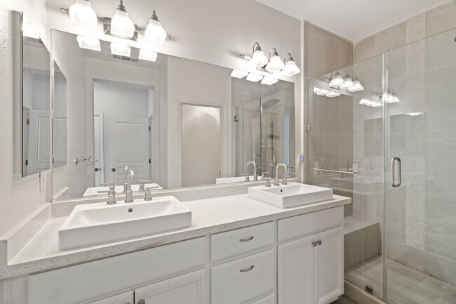 Building Photo - ONE OF THE FINEST LOCATIONS IN RIVERMARK! TASTEFULLY UPDATED | THE PARK PLAN I