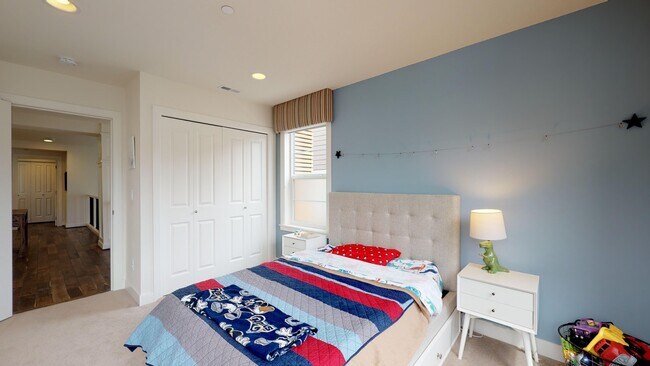 Building Photo - Issaquah highlands 5 bedroom plus Den and 5.5 bathroom newer home with a lot of amenities!!!  A m...