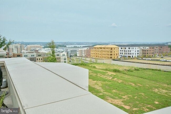 Building Photo - 702 Fair Winds Way