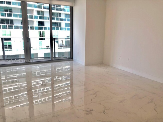 Building Photo - 488 NE 18th St