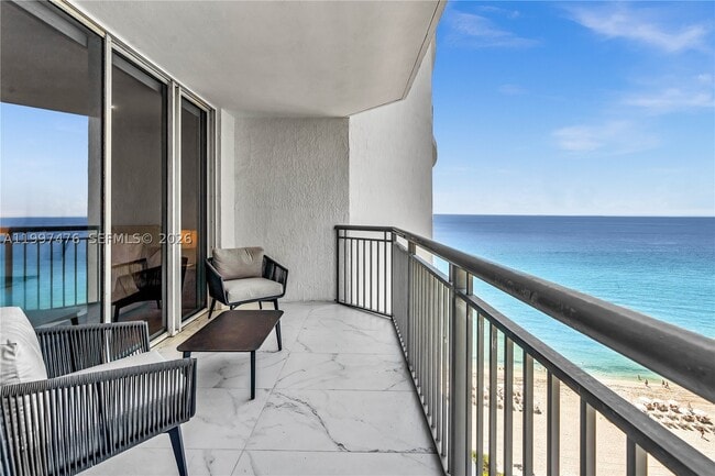 Building Photo - 17375 Collins Ave