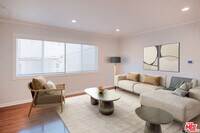 Building Photo - 930 S Bedford St