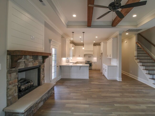 Building Photo - Fabulous Home in Canebrake