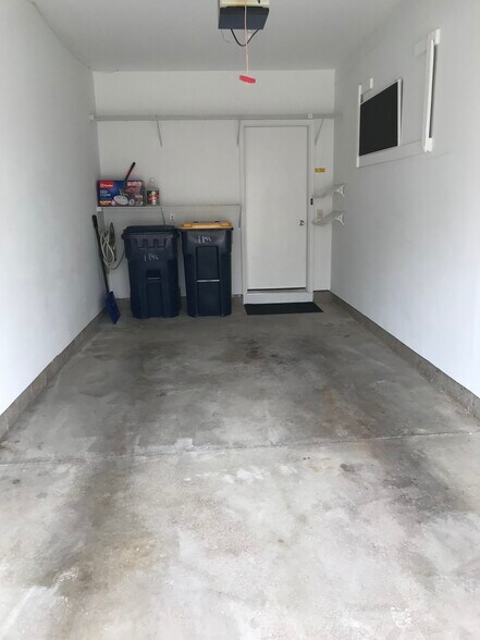 Attached Garage - 1846 Sapphire Pt