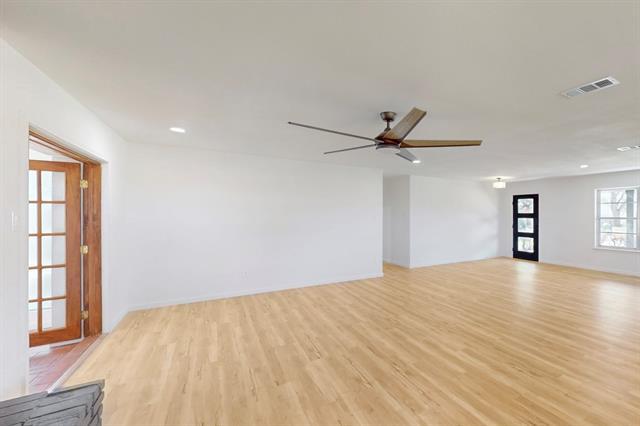 Building Photo - 820 Bedford Ct W