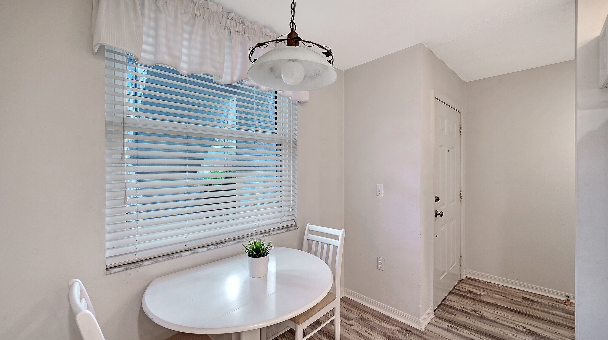 Building Photo - 8750 Olde Hickory Ave